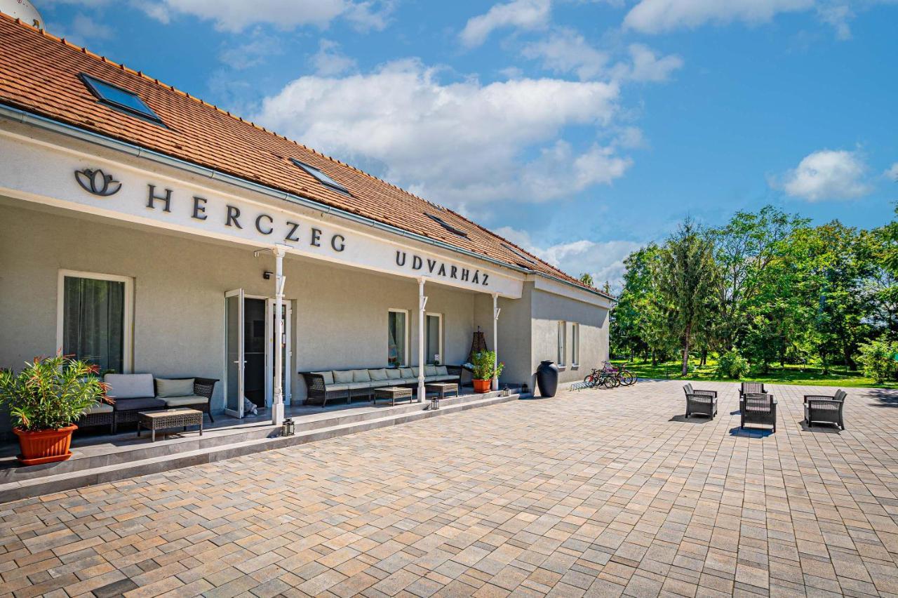 Herczeg Udvarhaz Poroszló מראה חיצוני תמונה